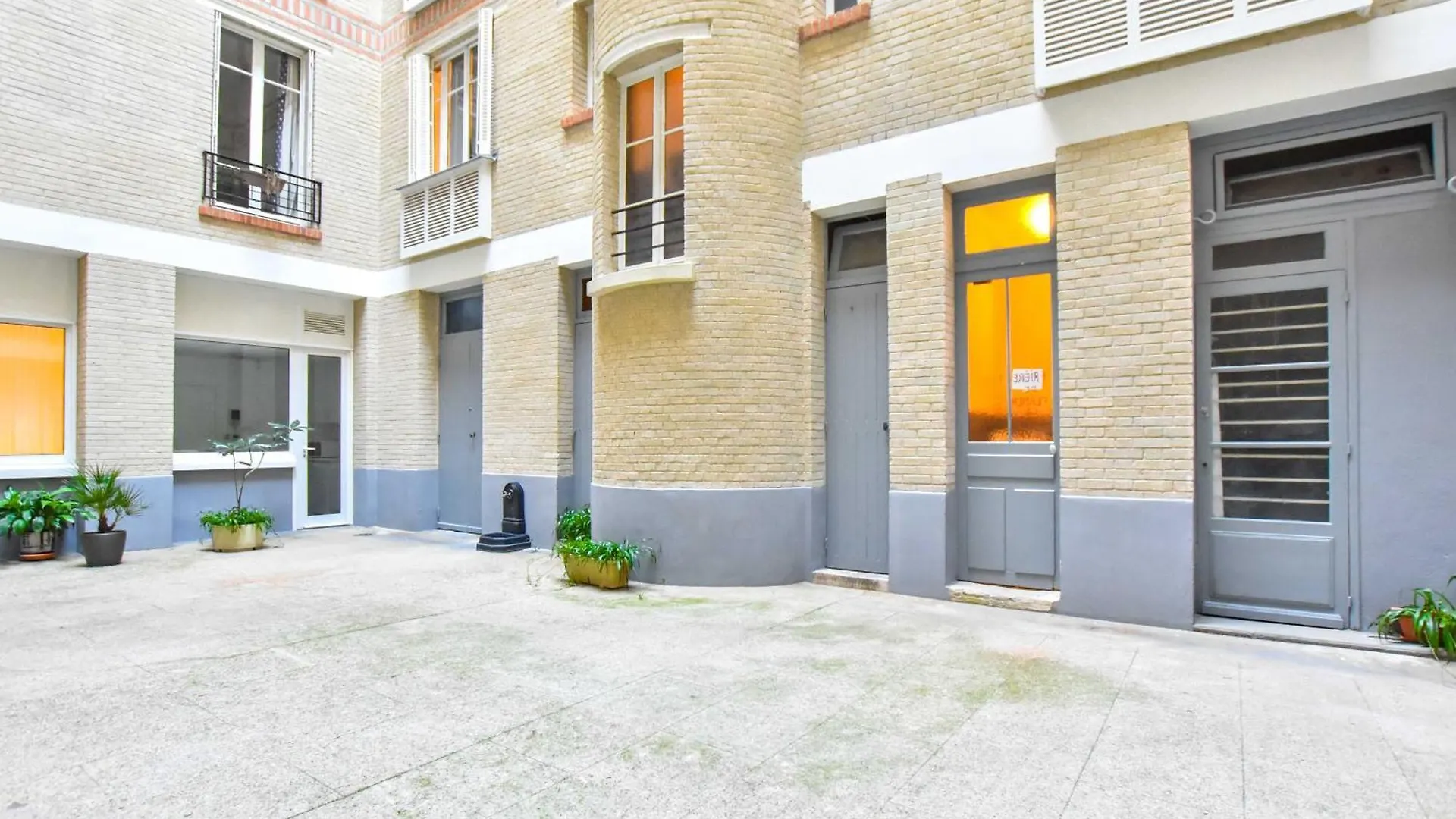 Appartement Charming - 2p - Champs Elysees